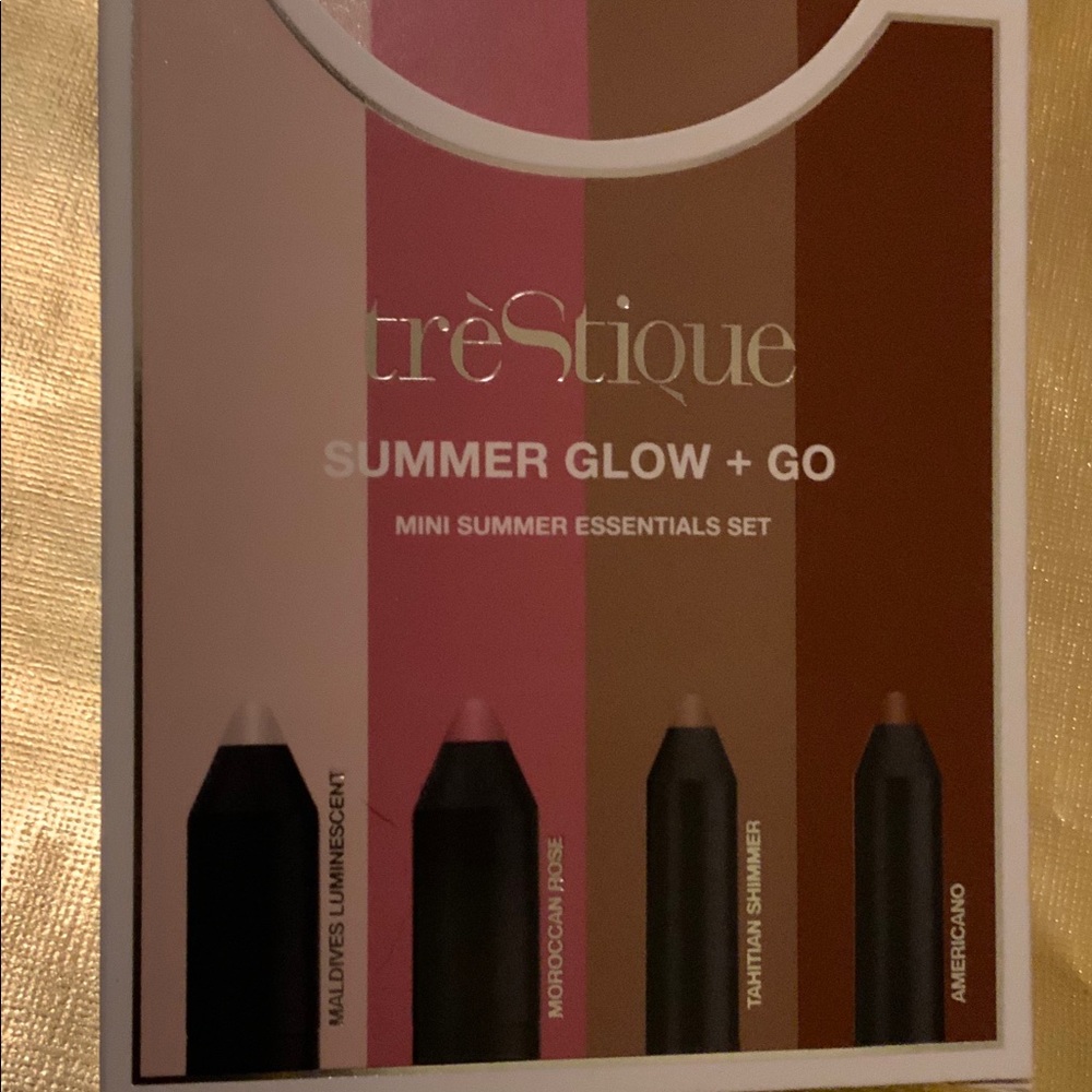 Tre Stique Summer glow set w/ free gift!
